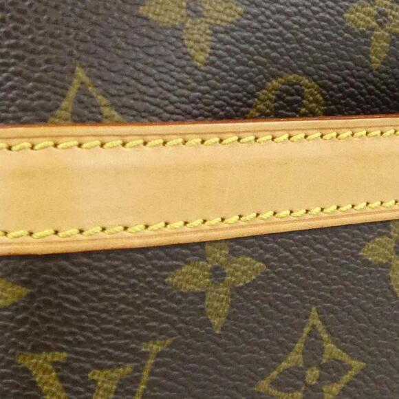 LOUIS VUITTON Brown Monogram Shoulder Bag - Picture 5 of 10